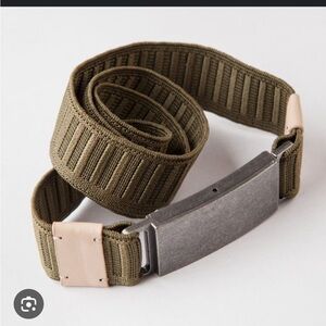 The FrockNYC seatbelt belt